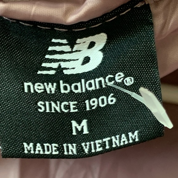 New Balance Hoodie Puffer Jacket. - Picture 5 of 11